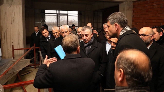 Başkan Büyükakın, İstasyon Camii’nde inceleme yaptı