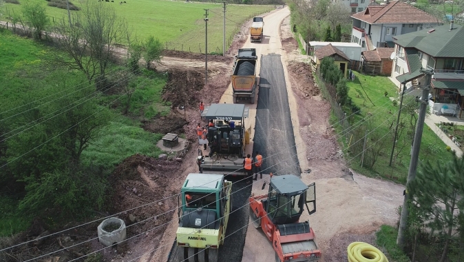 KARTEPE BAĞDAT CADDESİ’NDE ASFALT SERİMİNE BAŞLANDI