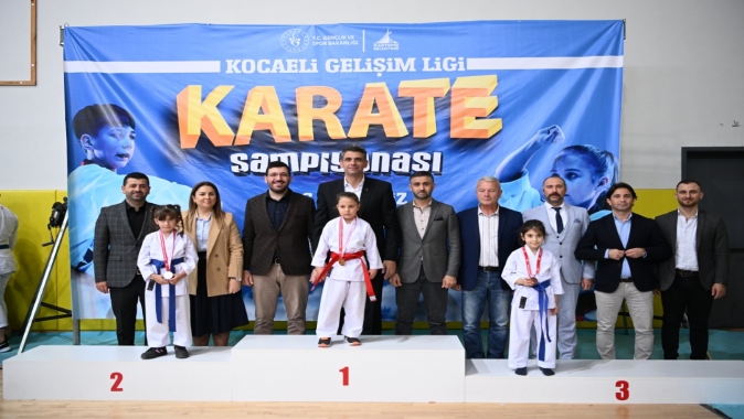 KARTEPE’DE KARATE ŞAMPİYONASI ÖDÜLLERİ VERİLDİ