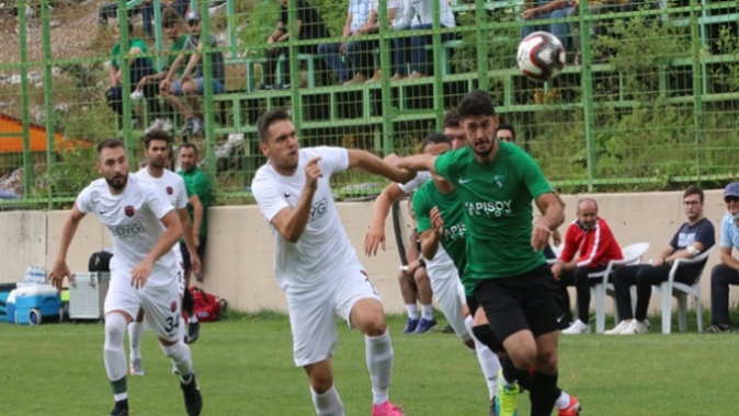 Kocaeli Spor Kartepe de 5-1 kazanarak moral buldu.