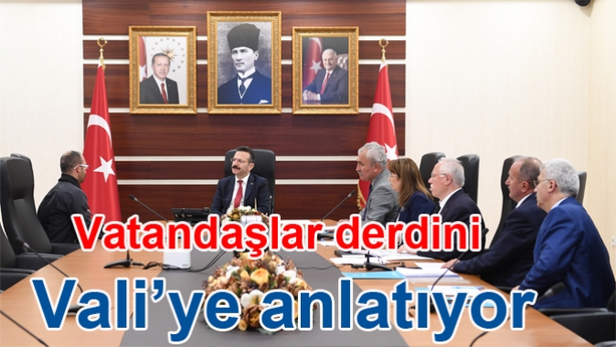 Vatandaşlar derdini Vali’ye anlatıyor